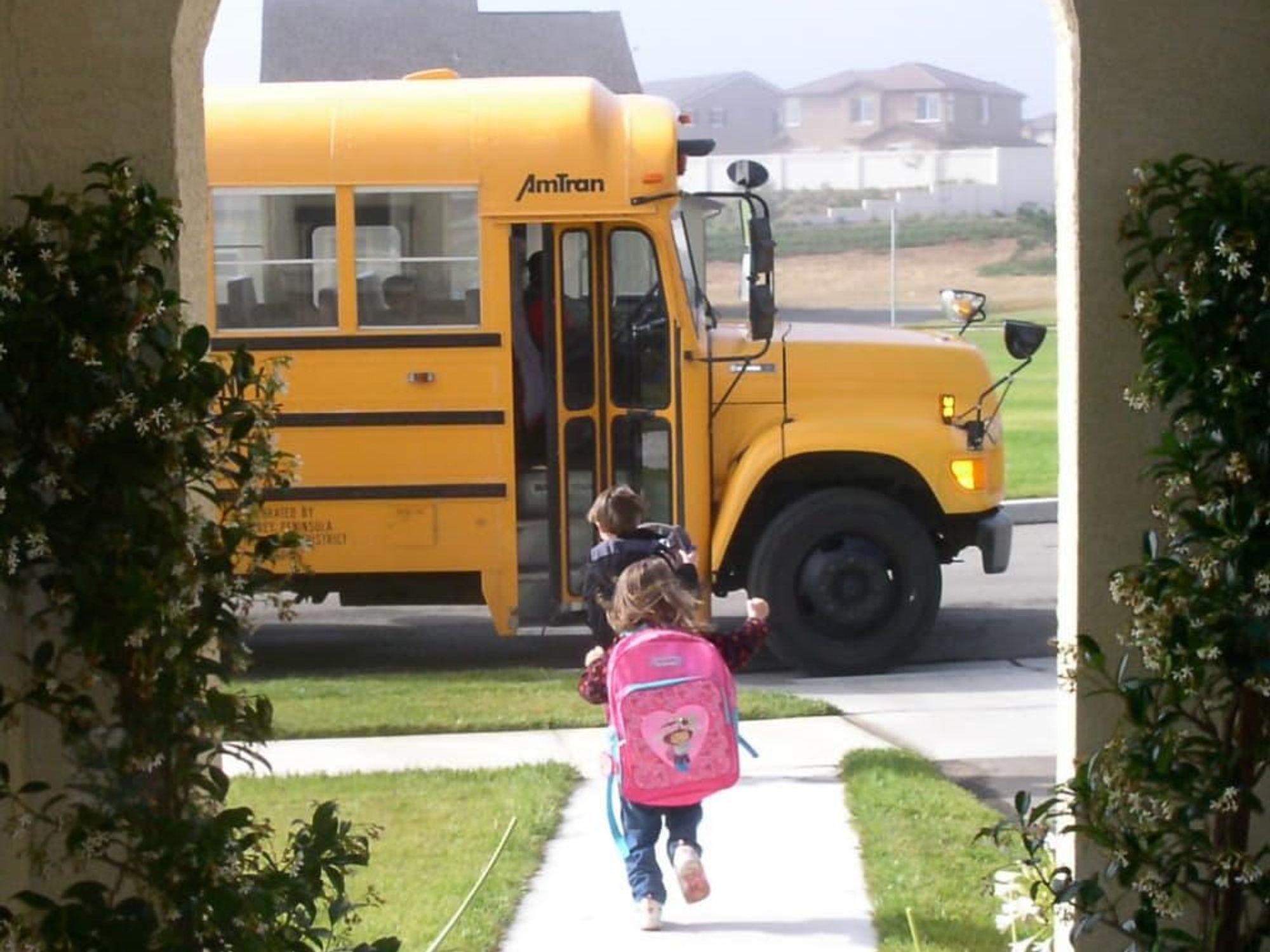News_First day of school_bus_children