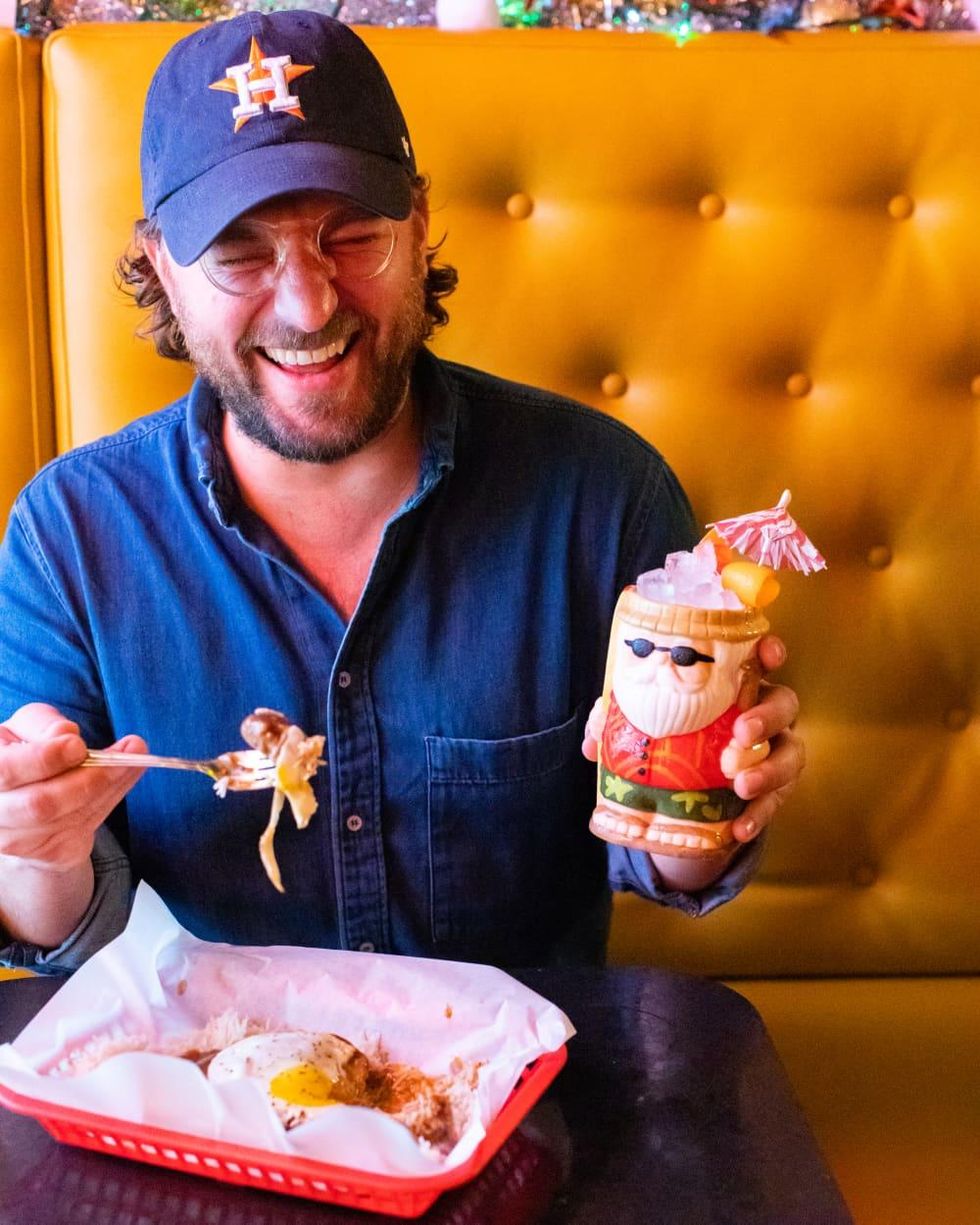 Nickel City Sippin' Santa