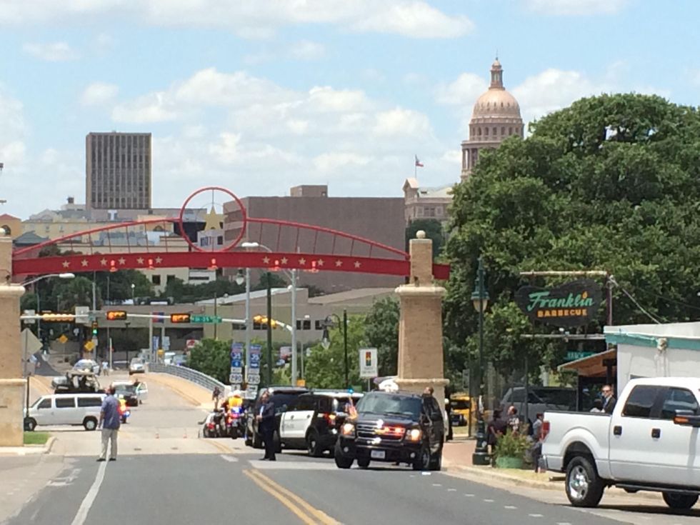Obama stops at Franklin Barbecue Austin