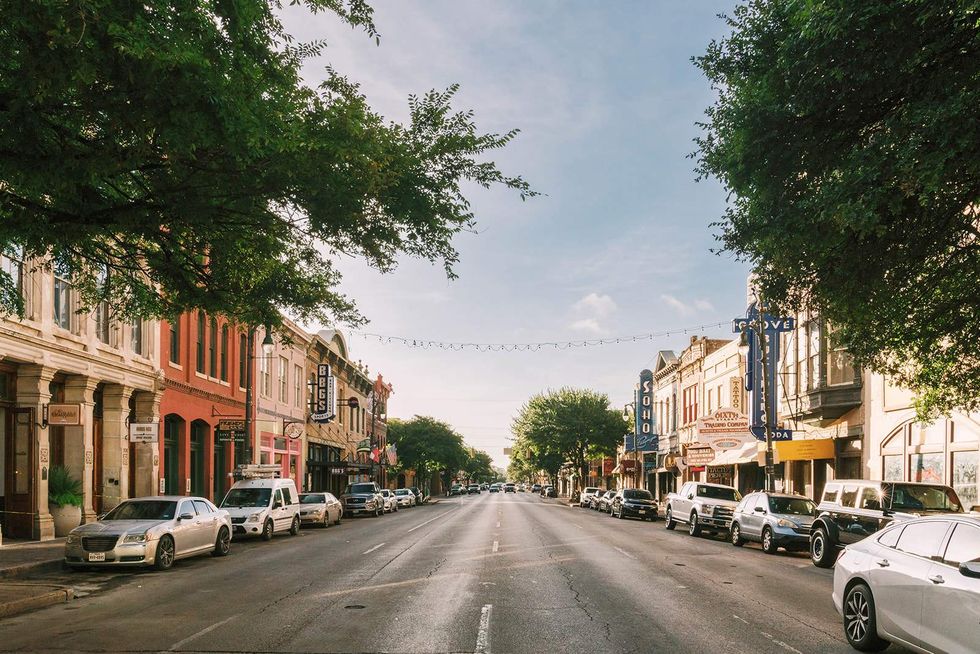 Old 6th Vibe Downtown Austin