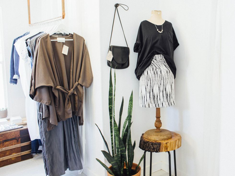 Olive Retail Vintage Austin