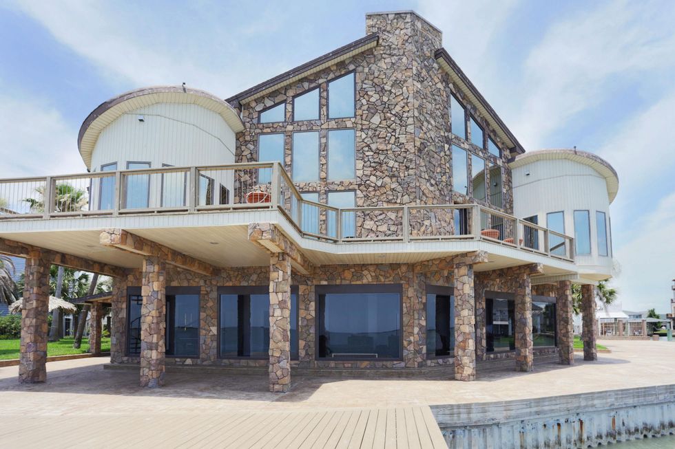 On the Market 102 Lanai St. Tiki Village Galveston August 2014 back