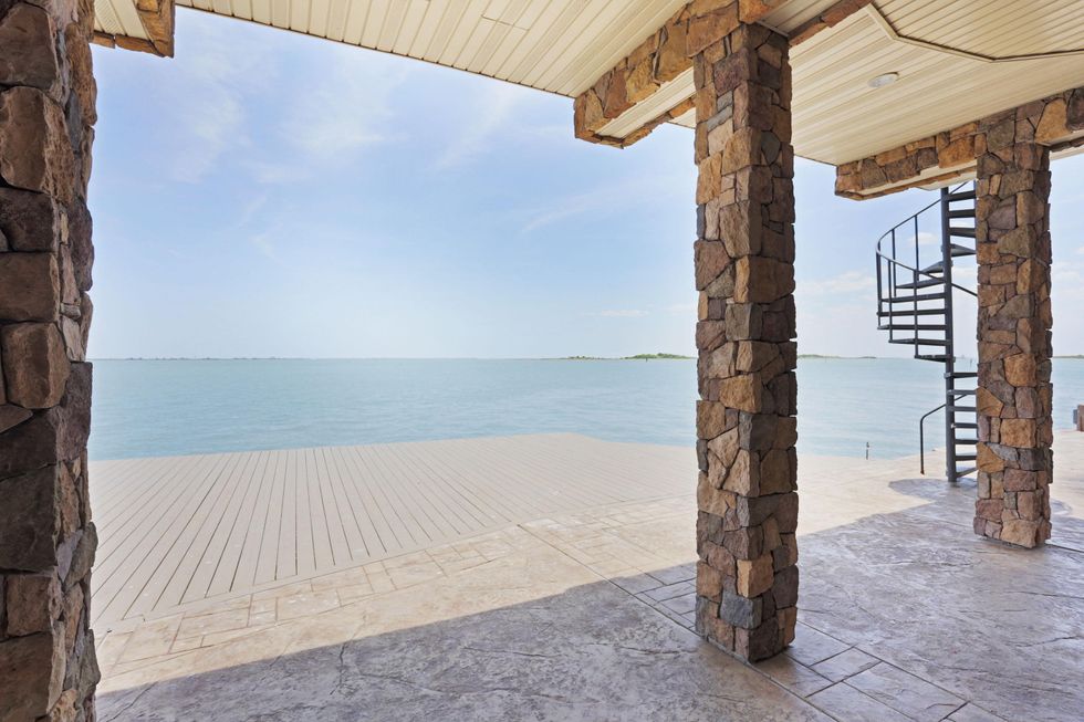 On the Market 102 Lanai St. Tiki Village Galveston August 2014 view