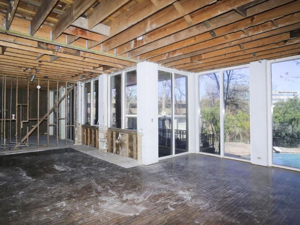 On the Market 20 Farnham Park Dr. February 2015