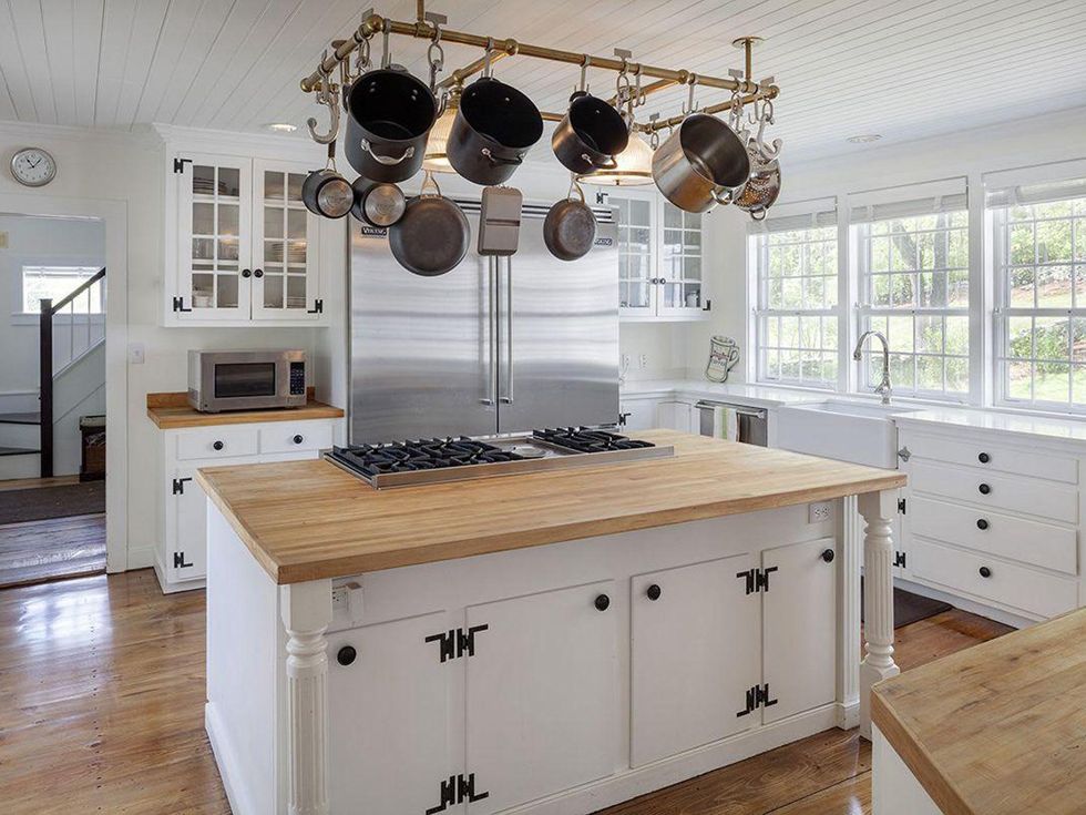 On the Market Renee Zellweger 1774 house in Connecticut September 2014 kitchen
