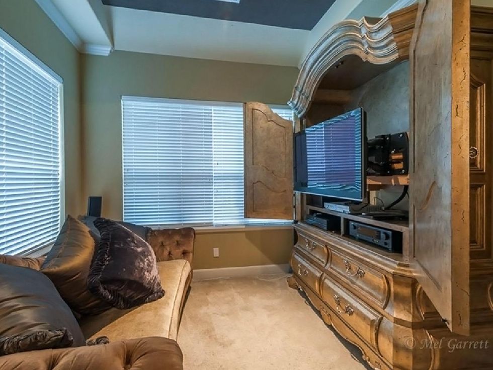 On the Market Vince Young Royal Oaks house 12006 Legend Manor Drive October 2014 master sitting area