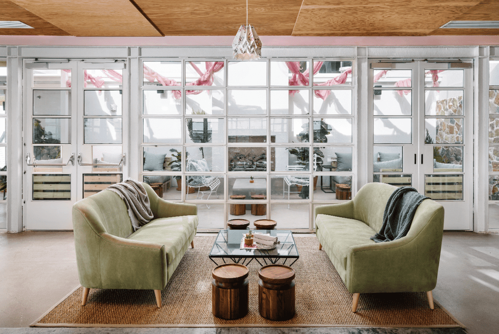 P6 Austin seating group