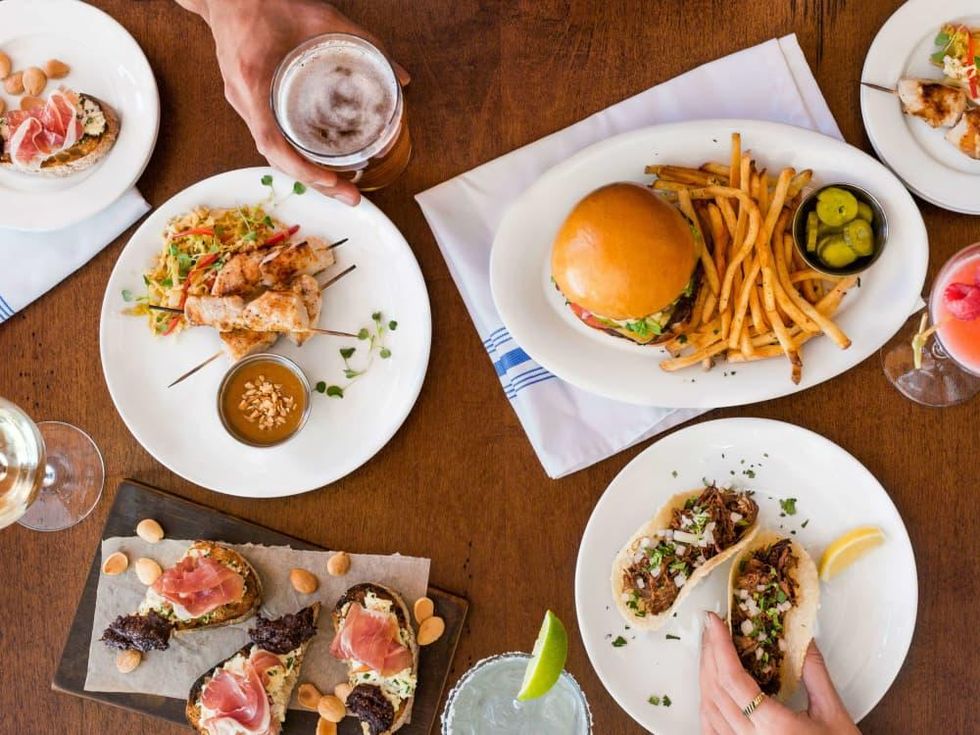 Paul Martin's American Grill happy hour