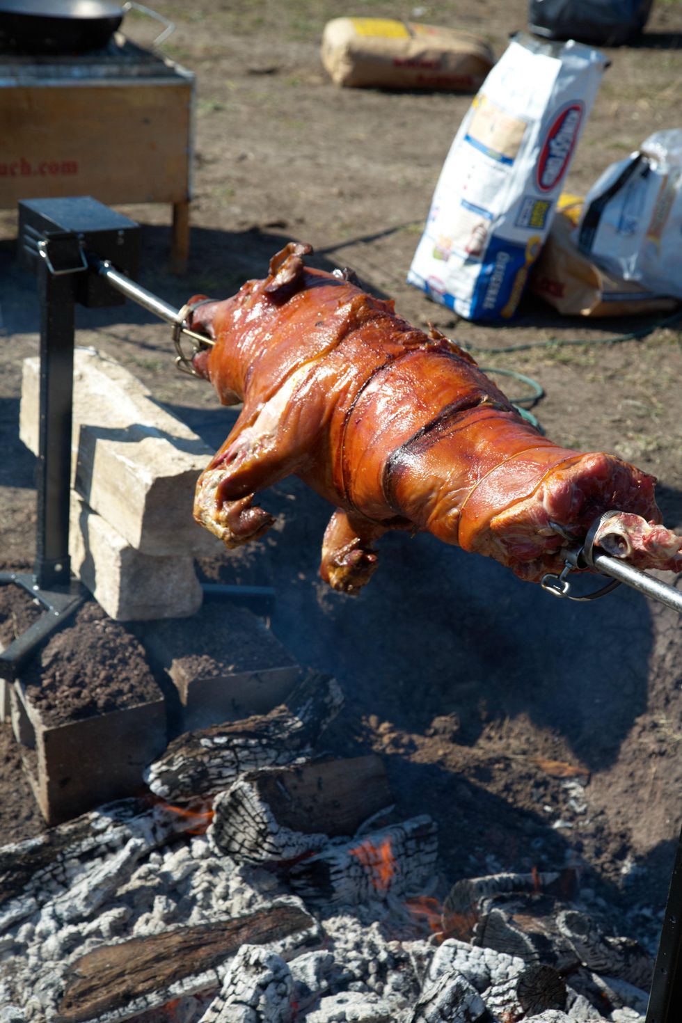 Pit roasted pig Contigo Wine & Swine 2012