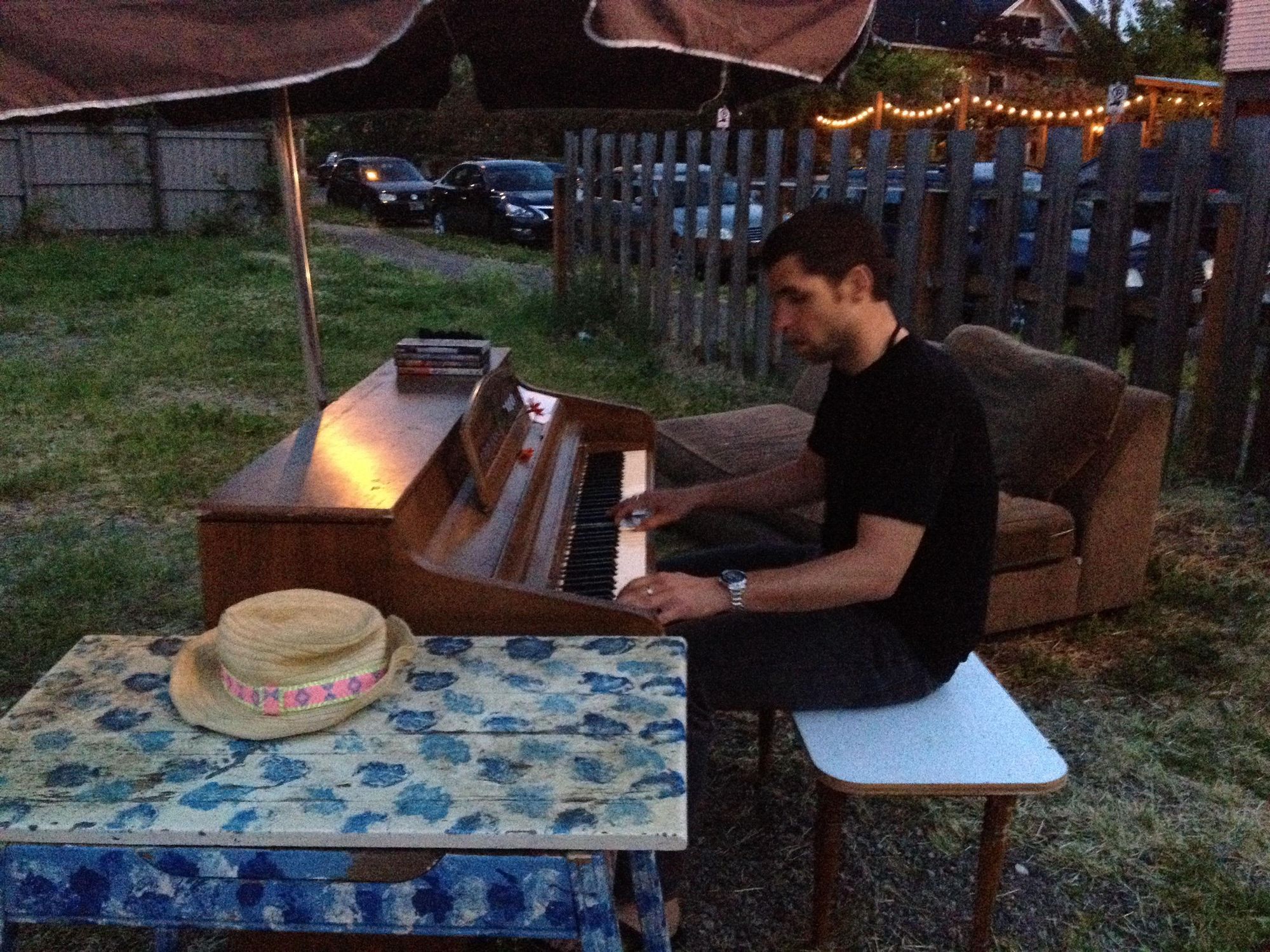 Portland travel, Alberta, piano man