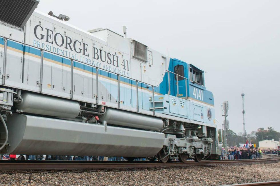 President Bush train 4141 procession Spring
