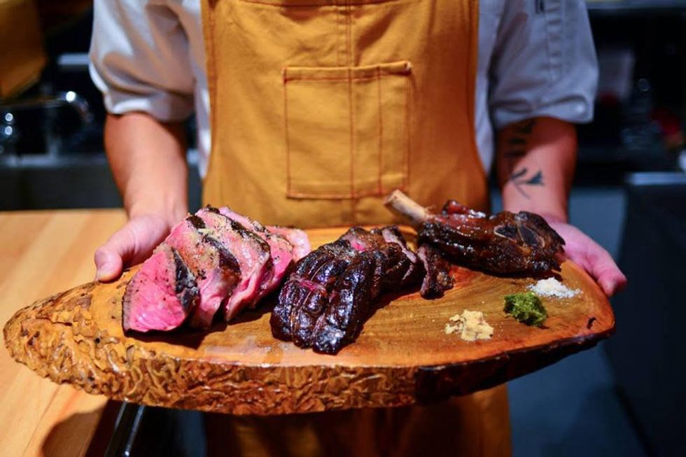 Qui cutting board kitchen beef