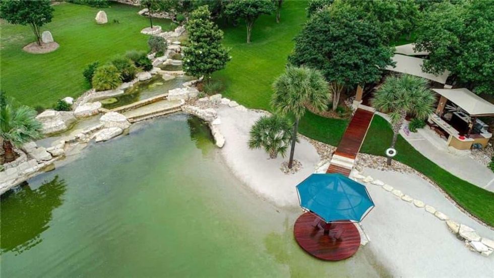 Redwine property pool