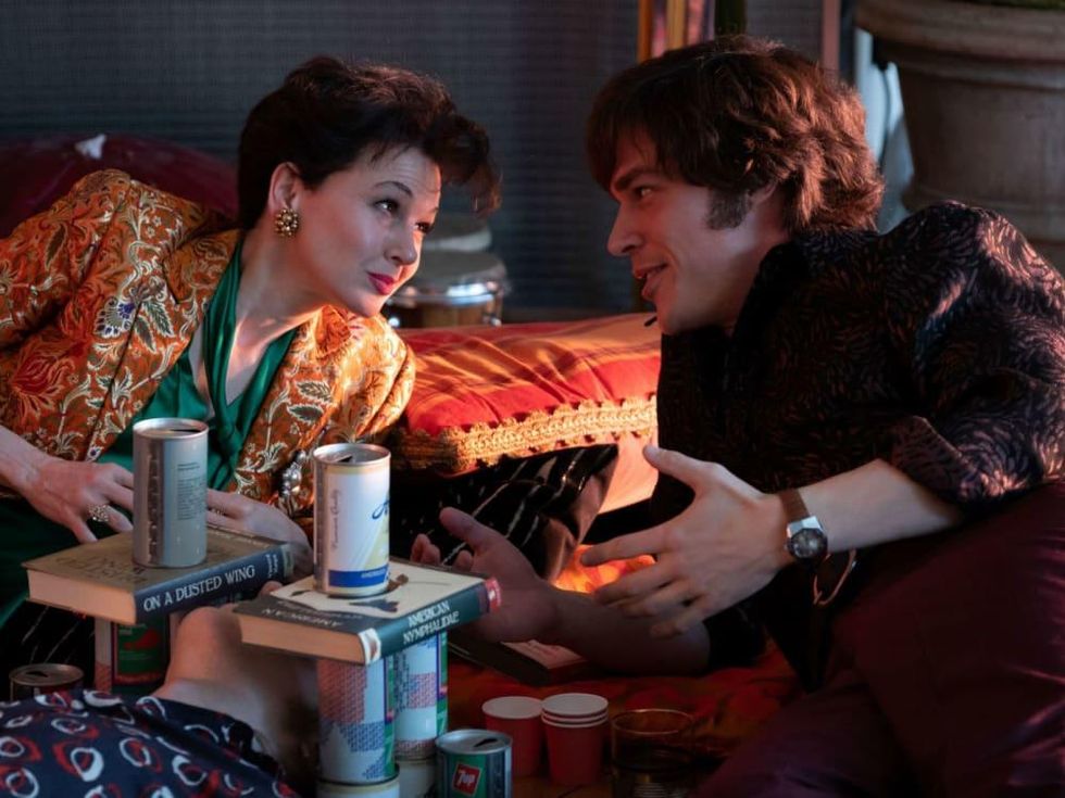 Ren\u00e9e Zellweger and Finn Wittrock in Judy