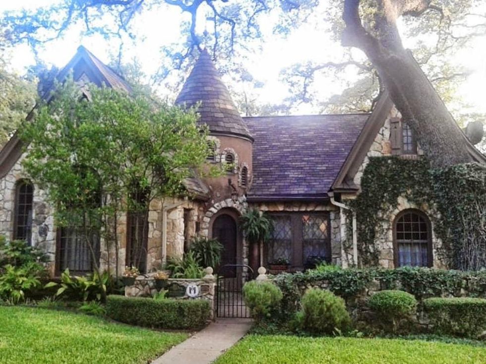 RentCafe 1929 Tudor home