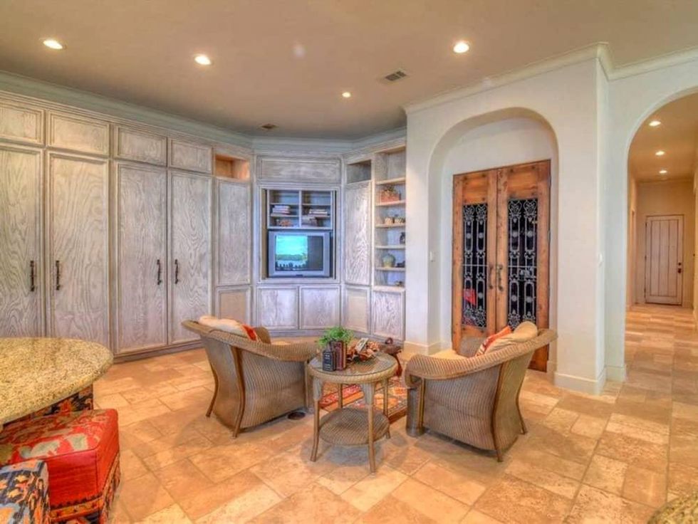 Rex Tillerson home at Horseshoe Bay, kitchen dining