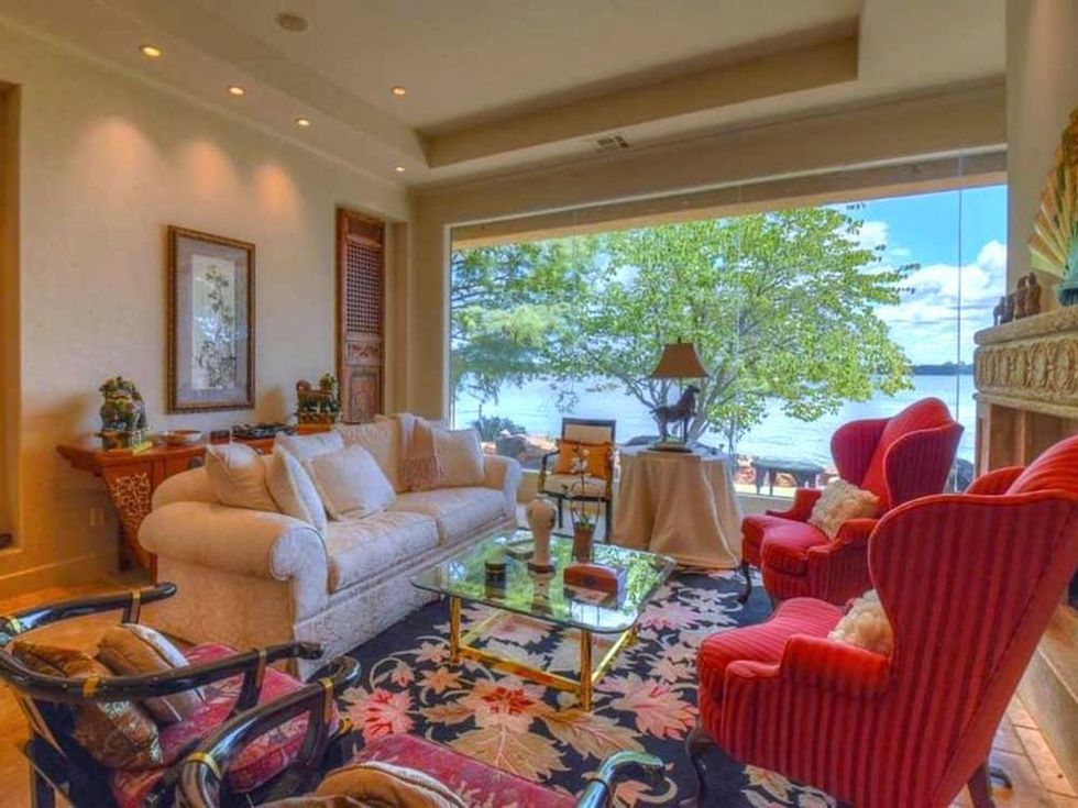 Rex Tillerson home at Horseshoe Bay, living room
