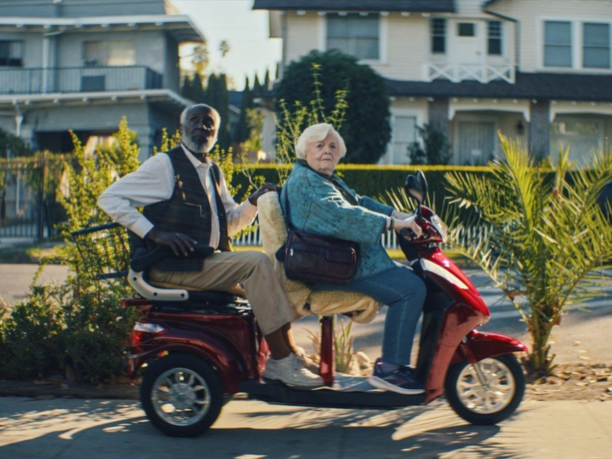 Richard Roundtree and June Squibb in Thelma