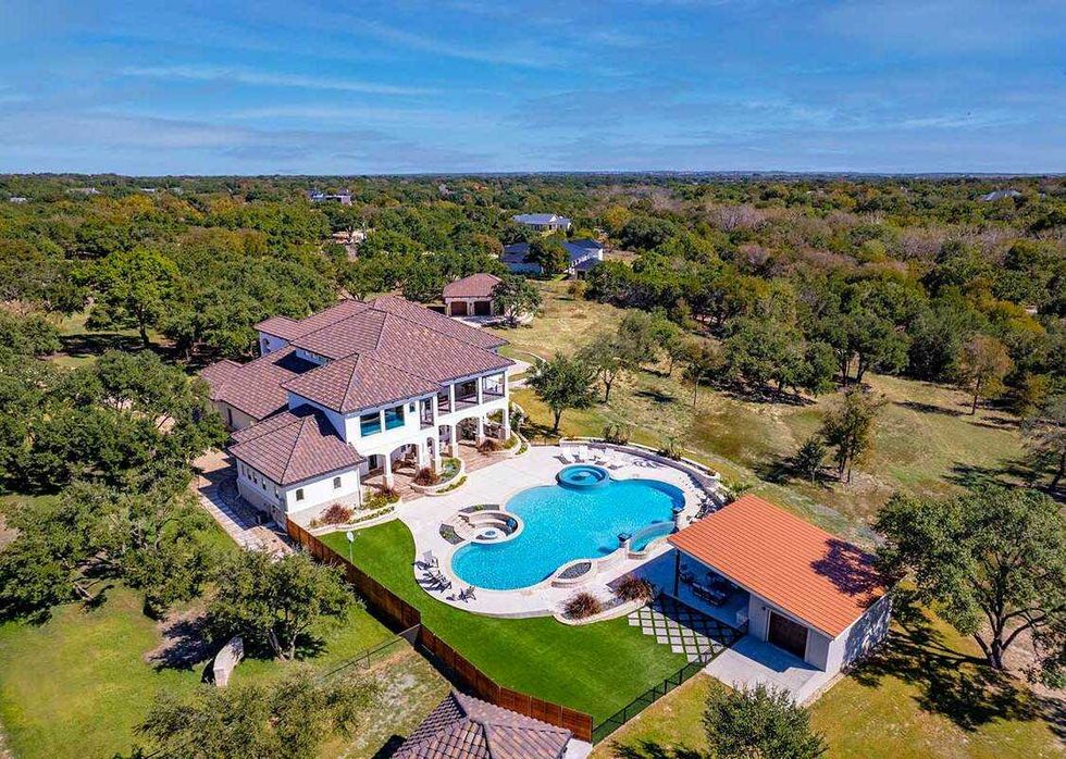 Round Rock Donuts Estate Salado