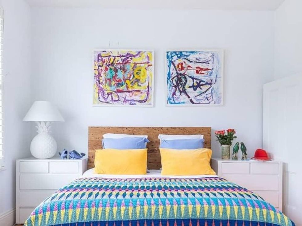 Rustic bedroom design with quilt