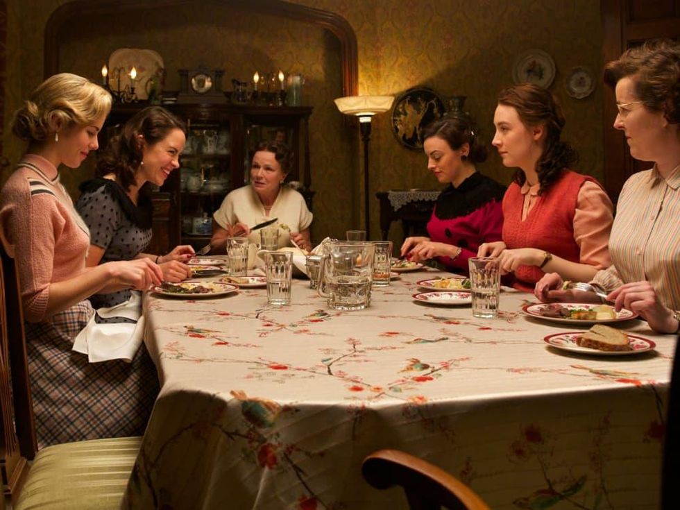 Saoirse Ronan and cast in Brooklyn