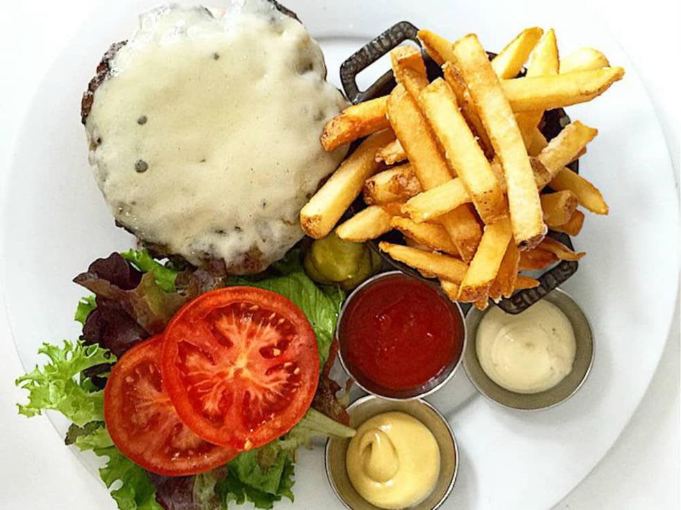 Second Bar and Kitchen_Congress Burger_fries_2015