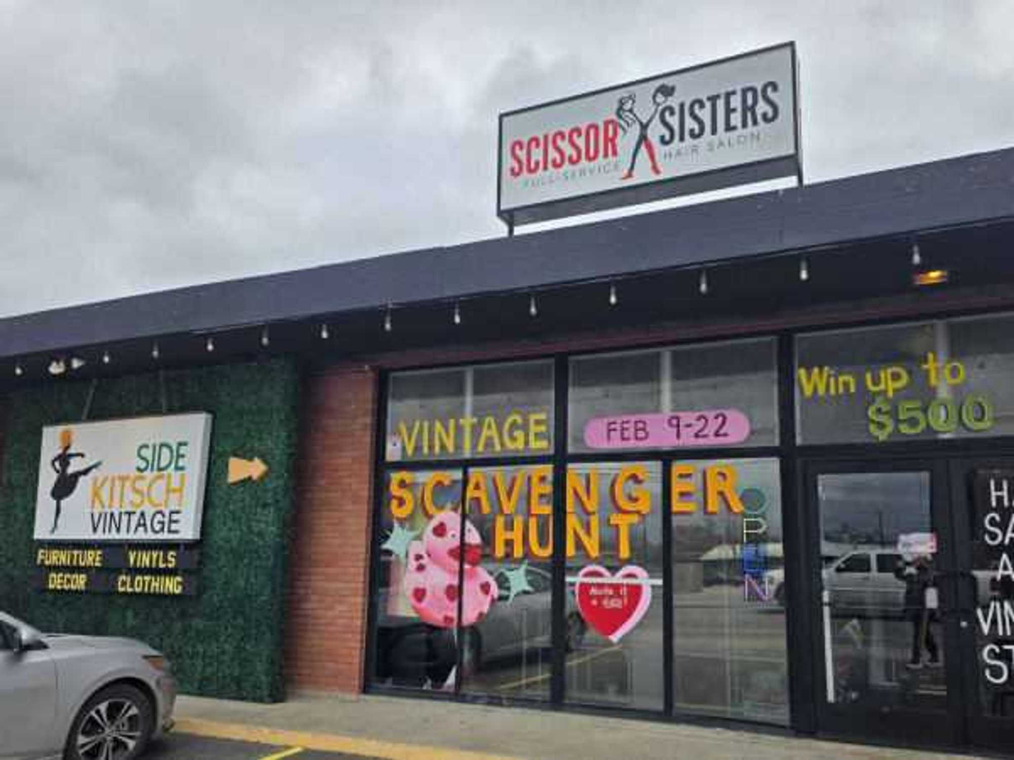 Side Kitsch Vintage Scavenger Hunt