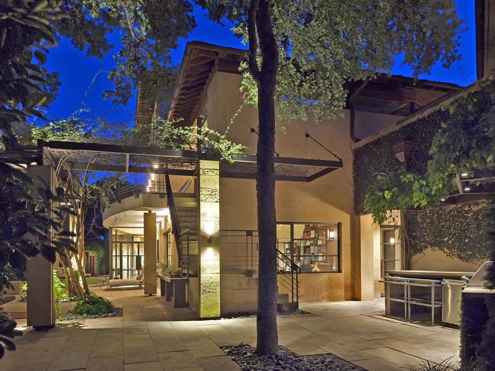 Side of 2800 Stratford house