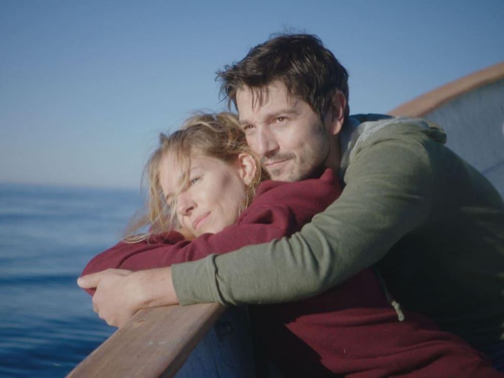 Sienna Miller and Diego Luna in Wander Darkly