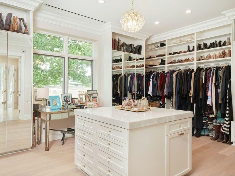 Sky West Ranch closet