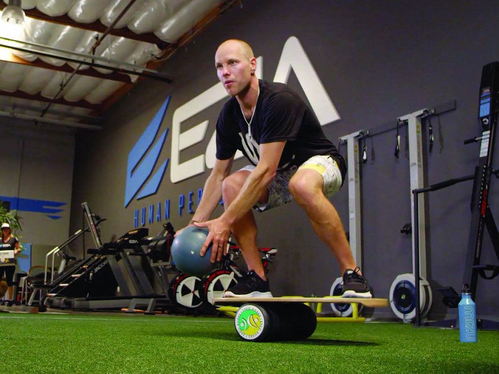 Snowboard training Indo balls