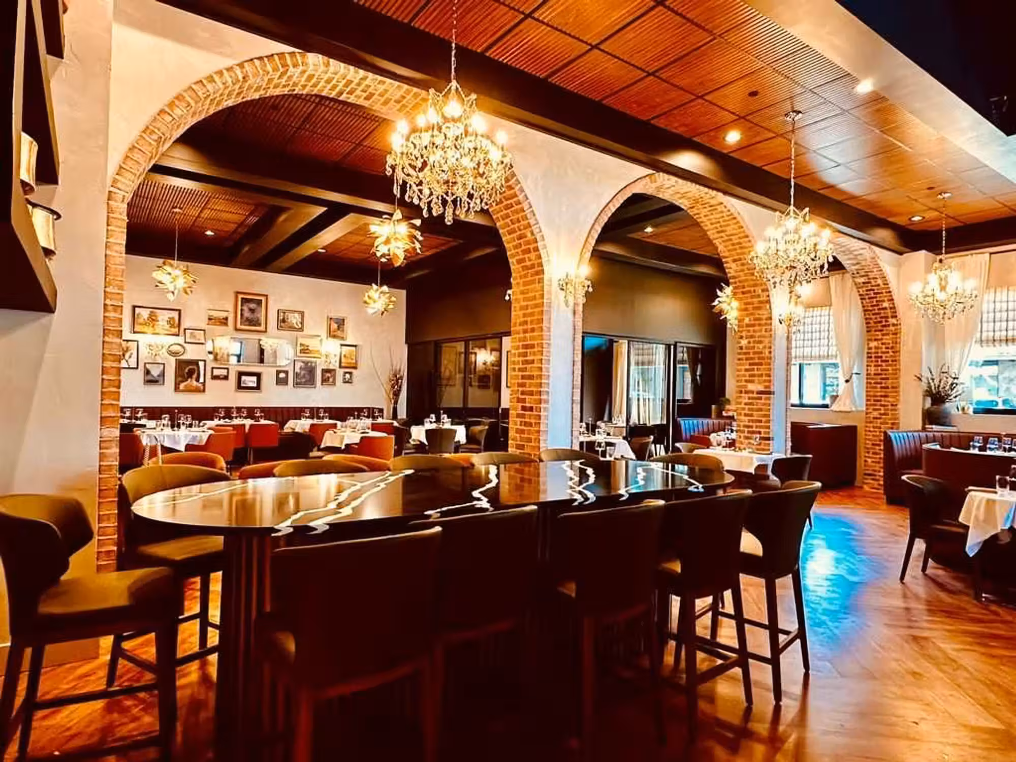 Sovian Restaurant & Cocktail Lounge interior