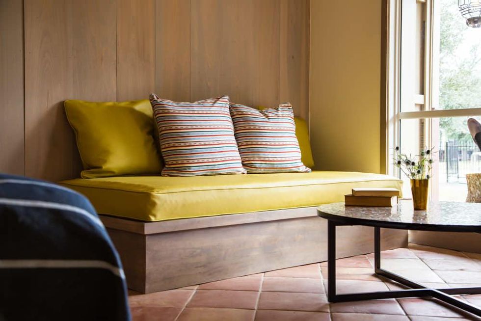 Stagecoach Inn Salado bench