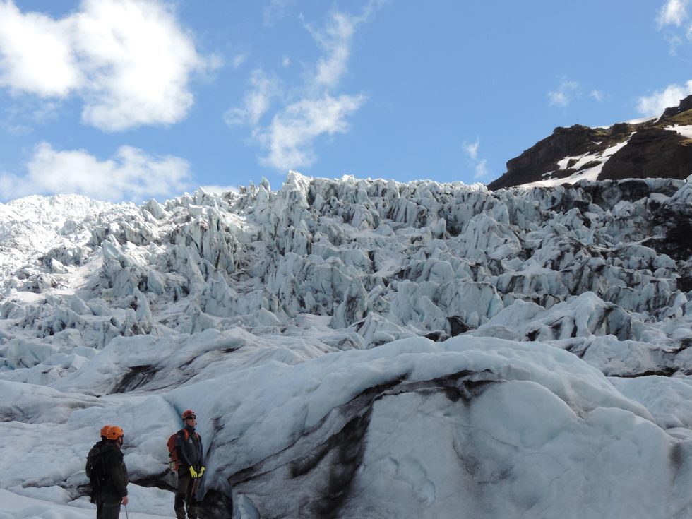 Tarra Gaines Iceland December 2014 hikers on Fallj\u00f6kull Glacier, Vatnaj\u00f6kull National Park