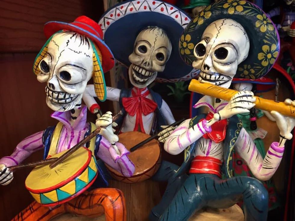 Tesoros Trading Company skeleton Dia de los Muertos