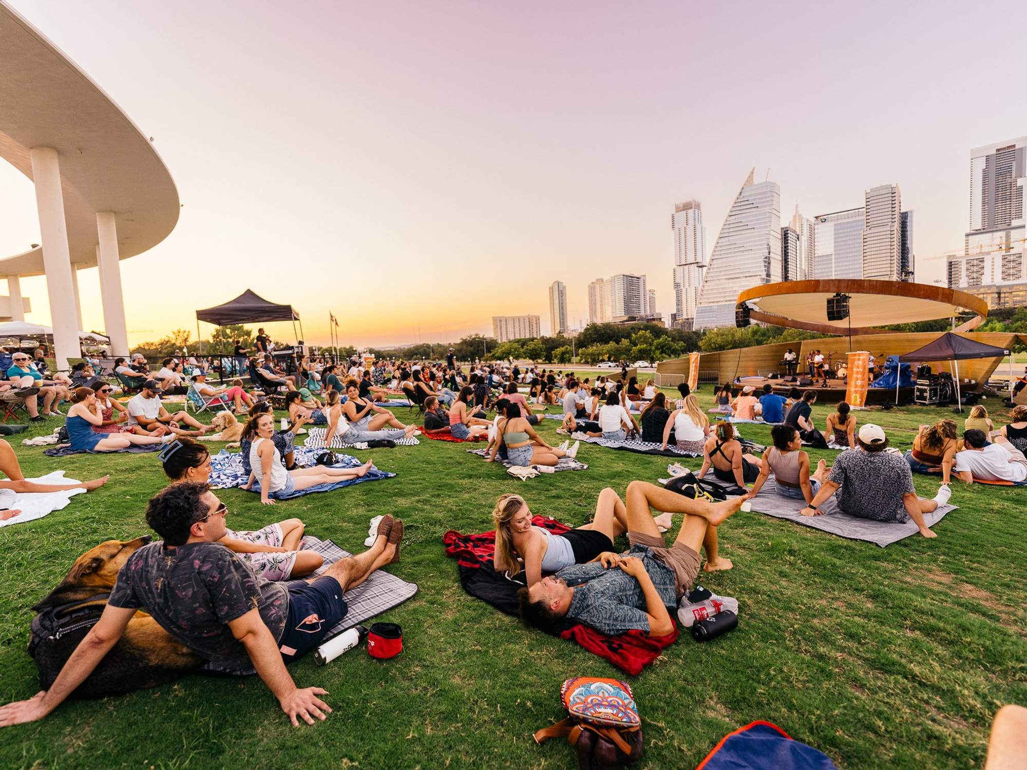 Austin's Long Center tunes up for 12 weeks of free concerts on the lawn ...