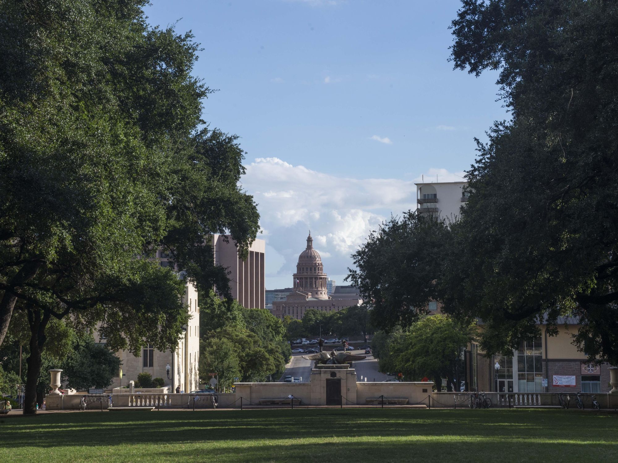 The UT Austin campus facing the Texas Capitol