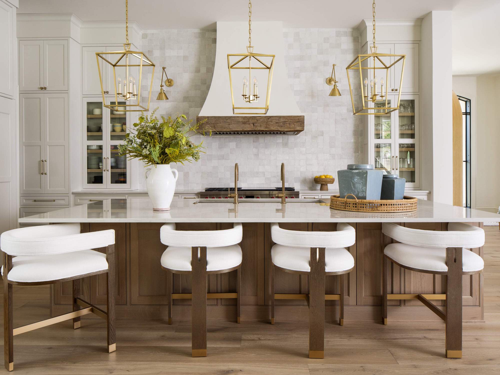 Transitional Kitchen Design 2025: Seamless Style for Modern Homes
