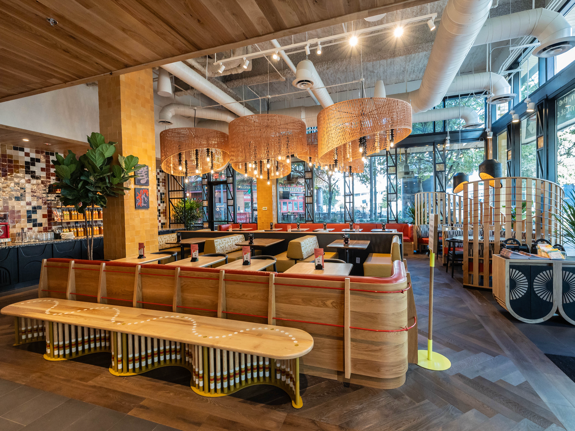 \u200bNando's PERi-PERi Austin interior