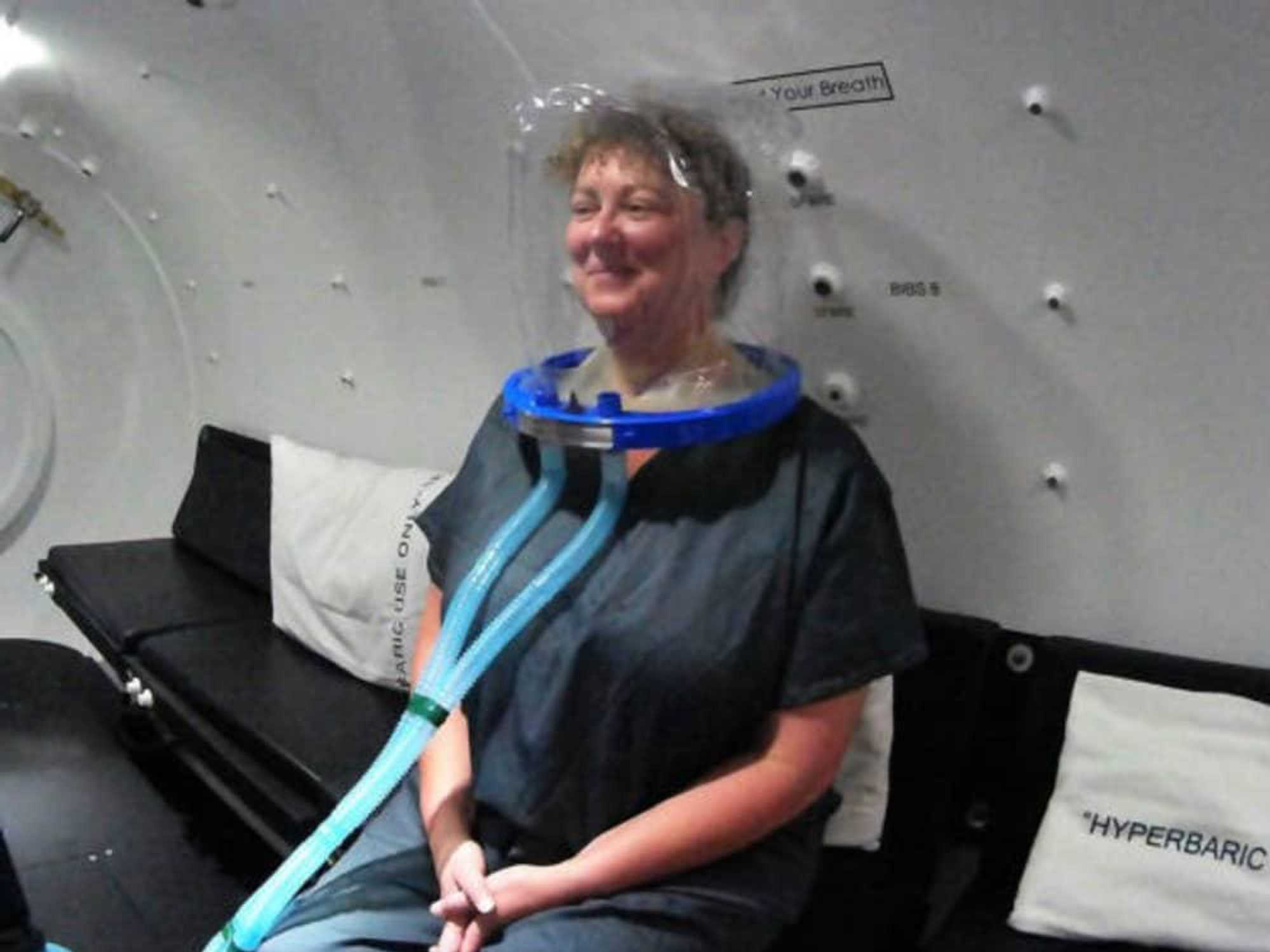 Ventilator helmet hood