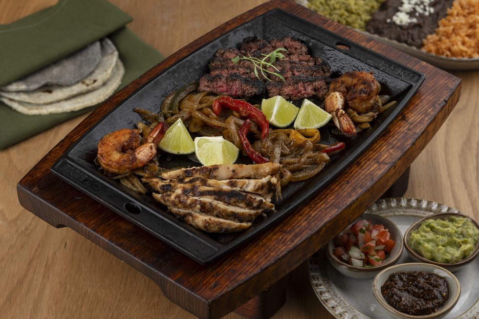 VERDAD True Modern Mexican fajitas board