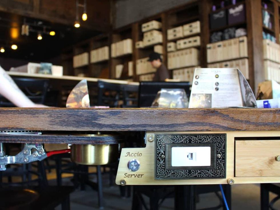 Vigilante Gaming Bar table