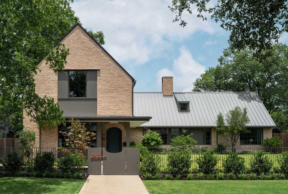 Vista Lane by Cuppett Kilpatrick Architecture + Interior Design