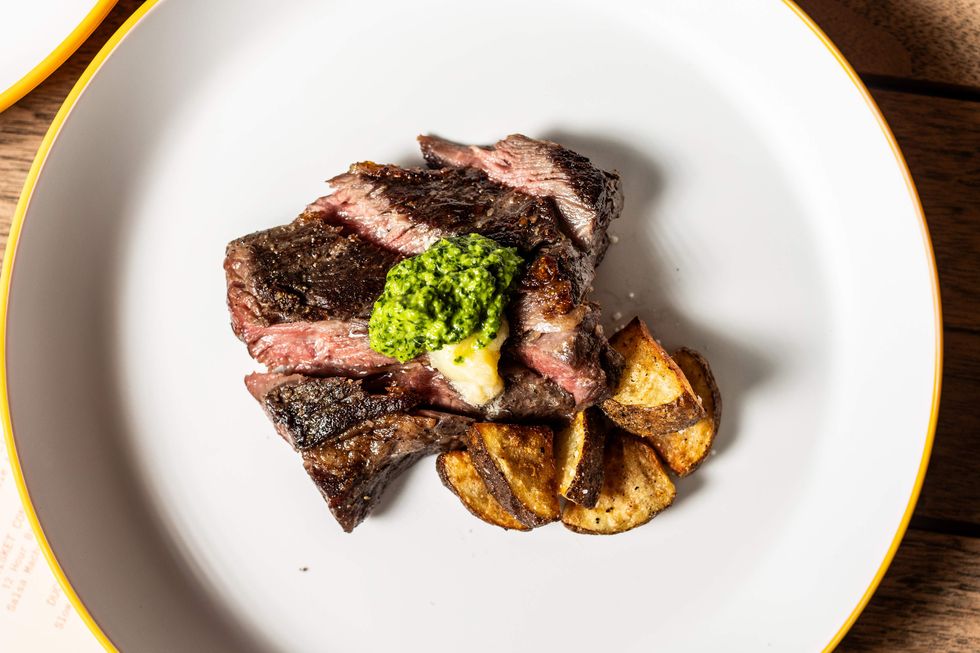 Y Comida Fareground steak dish